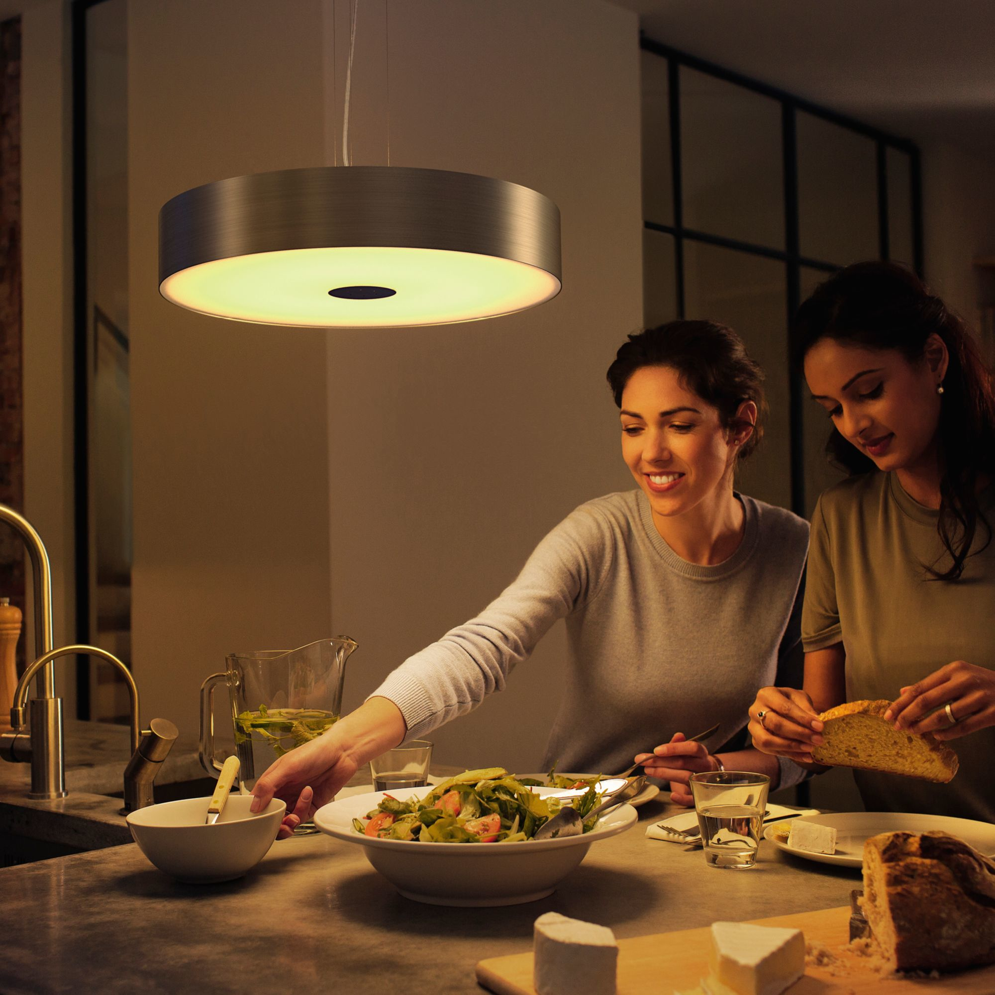 Philips Hue White Amb. Fair Pendelleuchte schwarz 3000lm DS 92657513_5937949581