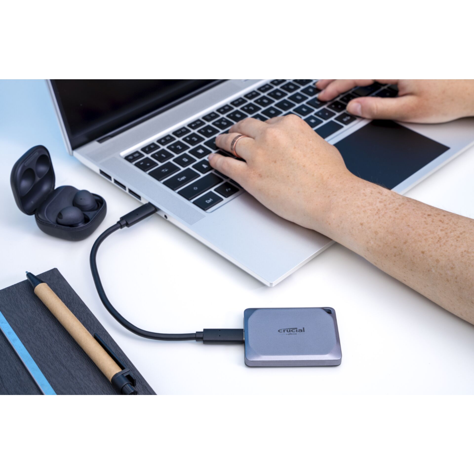 Crucial X9 Pro               2TB Portable SSD USB 3.2 Type-C 819114_09