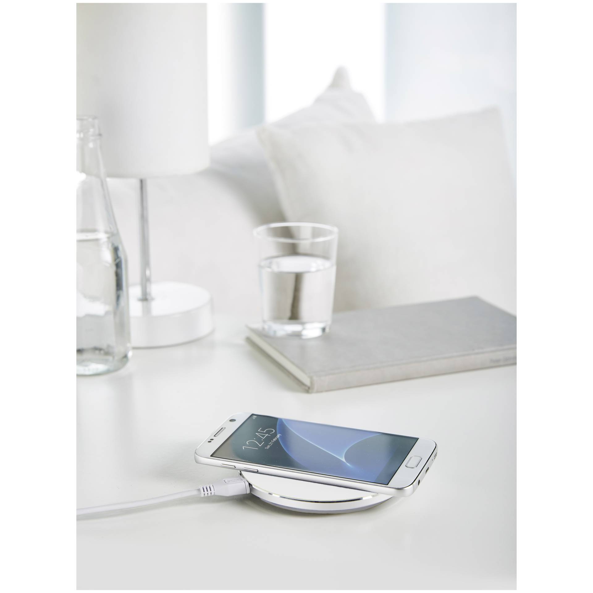 Intenso Wireless Charger QI incl Fast Charge Adapter weiss 373536_07