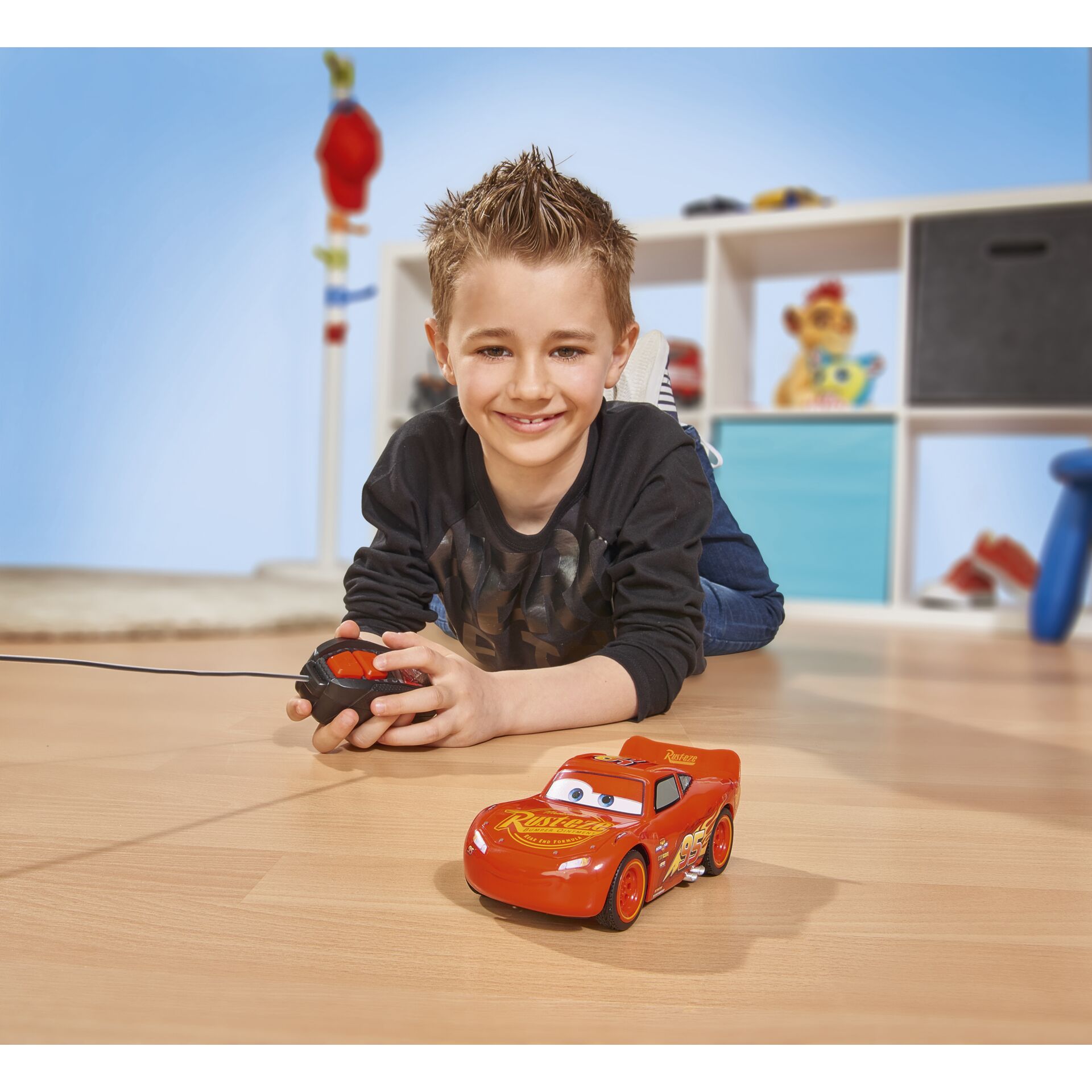 Jada RC Cars 3 Lightning McQueen 27 MHz 1:32            203081000 810854_03