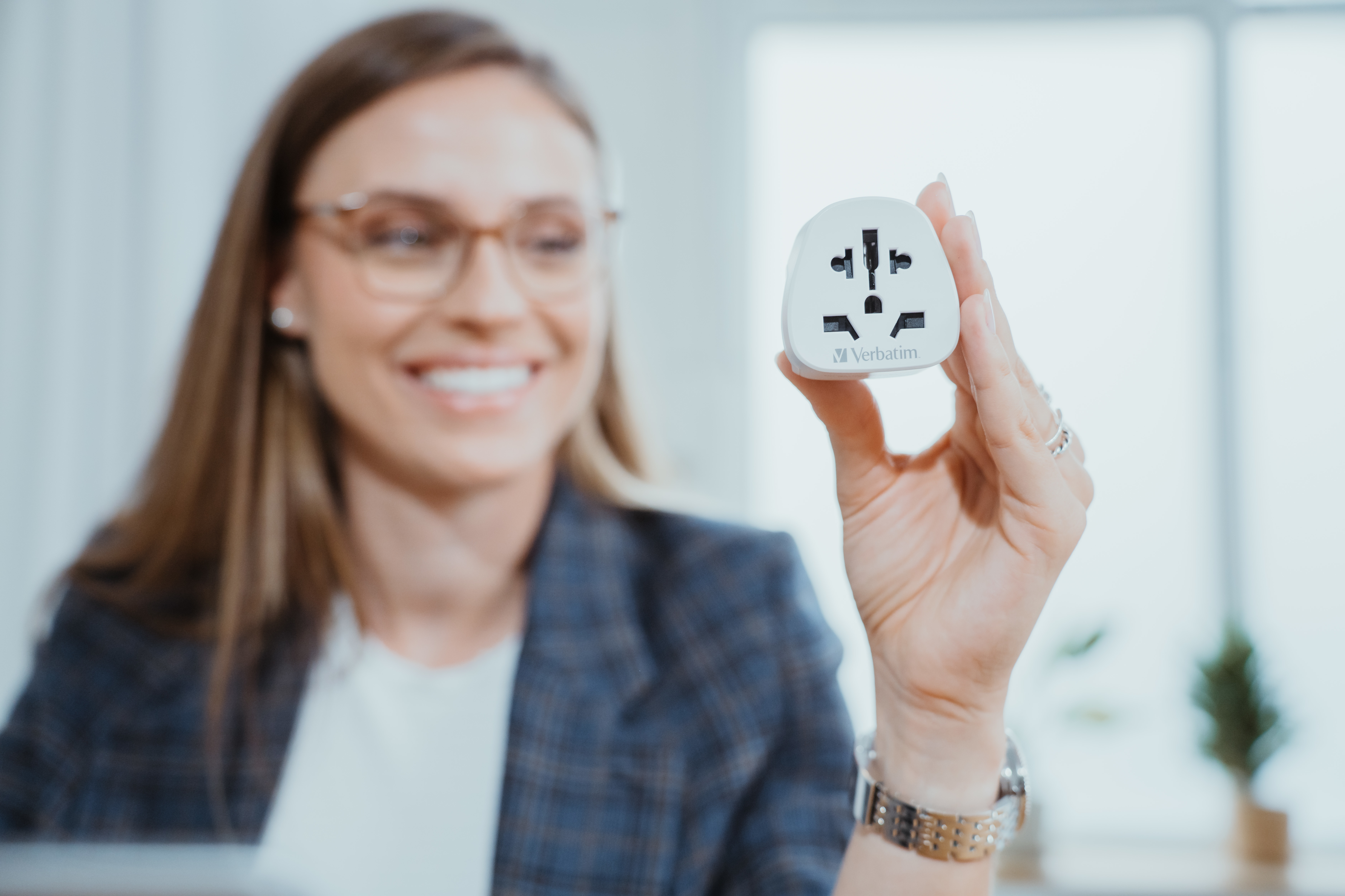 Verbatim World to Europe Travel Adapter Plug, weiß WTEU-02 49549 – Ansicht 3
