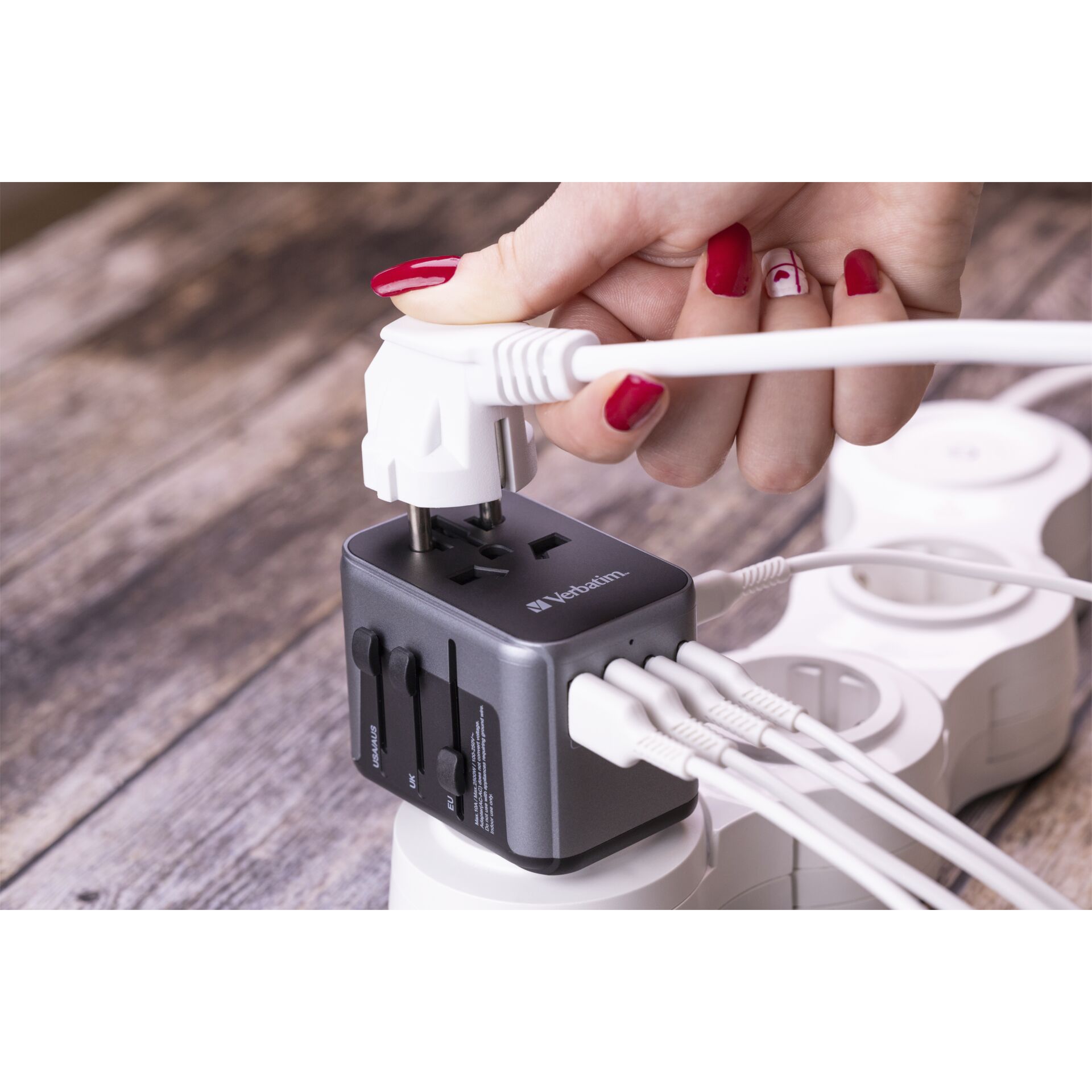Verbatim Uni.Travel Adapt.UTA-03 USB-C 30W 2xUSB-C 2xUSB-A  49545