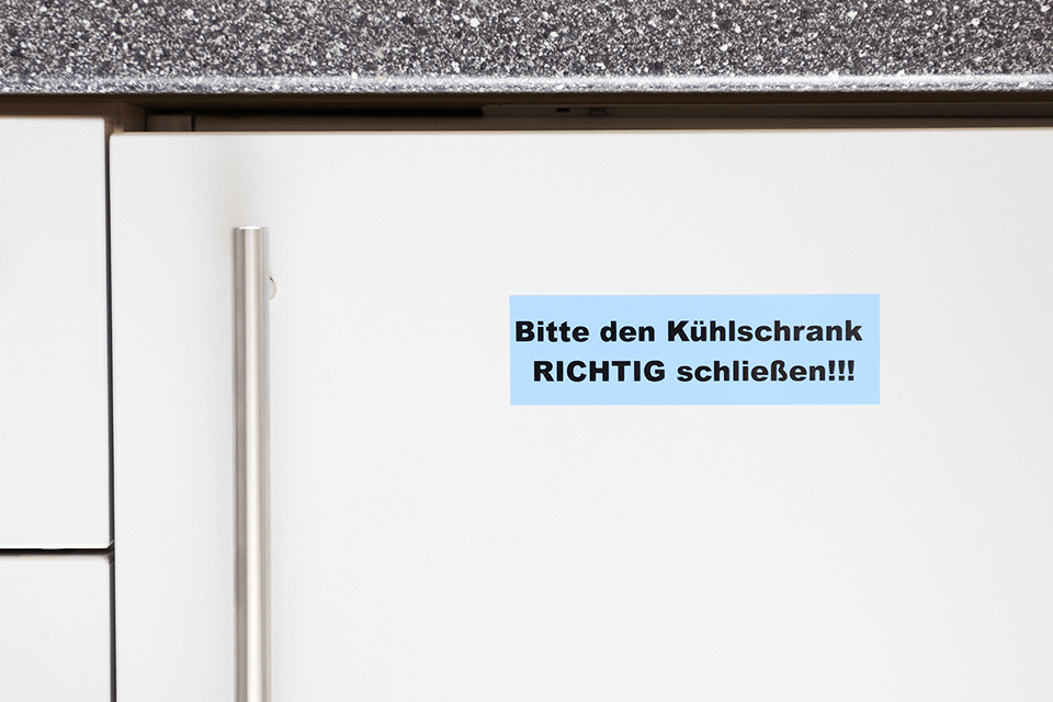 Schriftband TZe-561 (lam.) Schwarz auf Blau 36 mm x 8 m – Ansicht 4