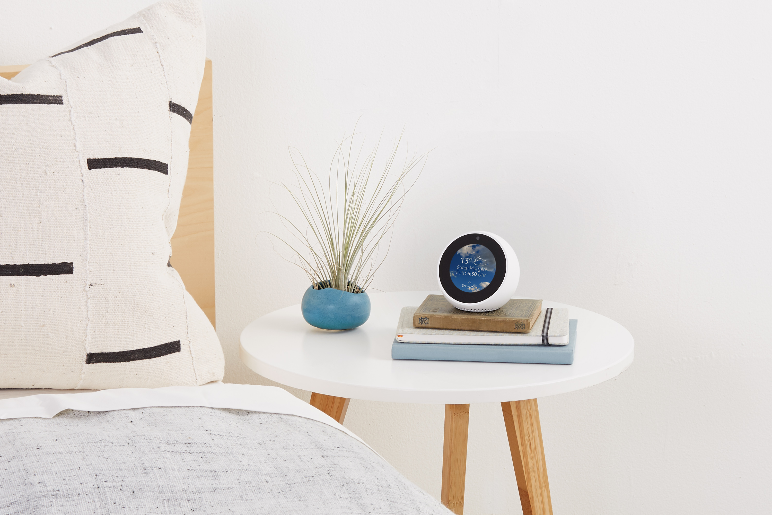 Amazon Echo Spot weiß Smart Home Hub mit Bildschirm