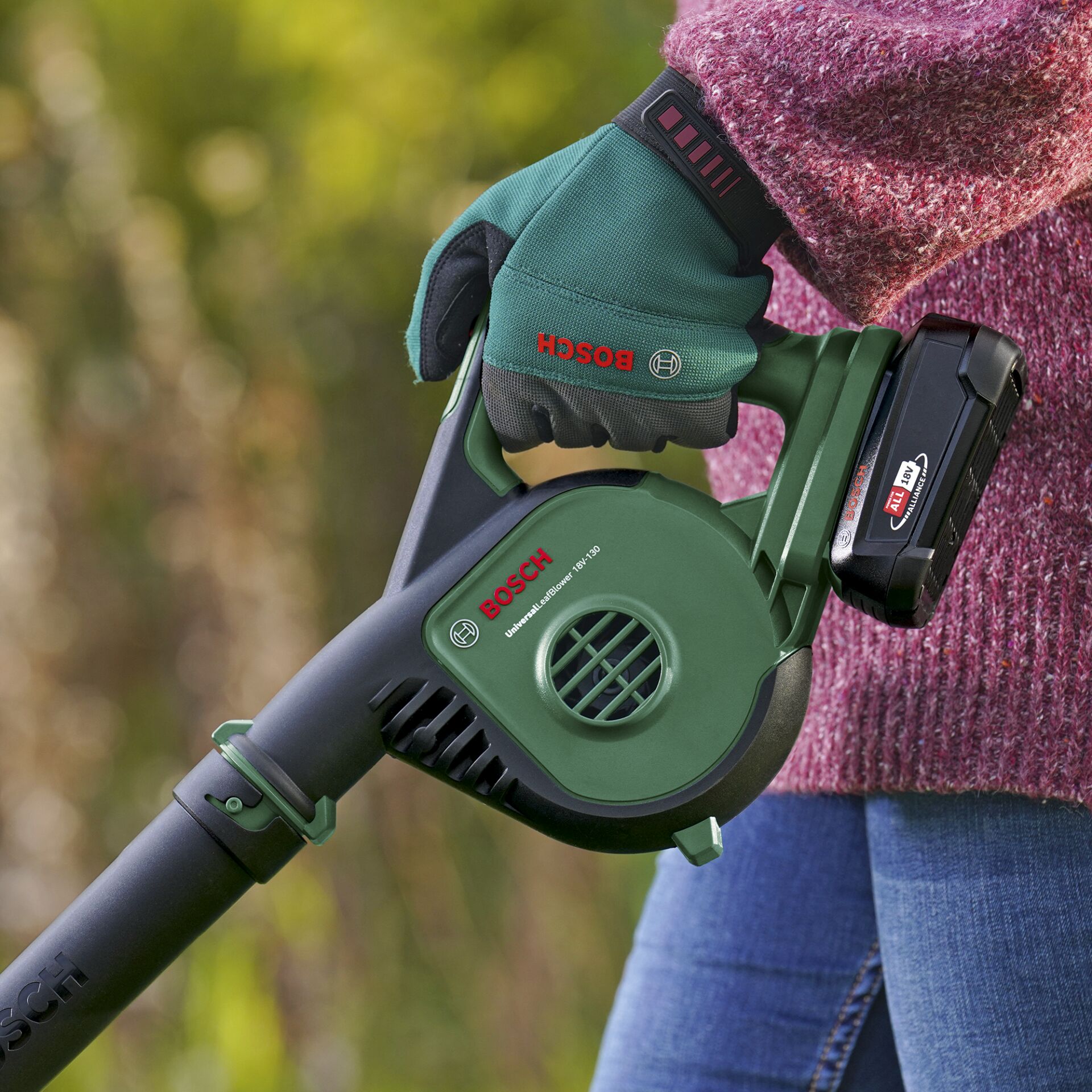 Bosch UniversalLeafBlower 18V-130 Akku-Laubbläser solo