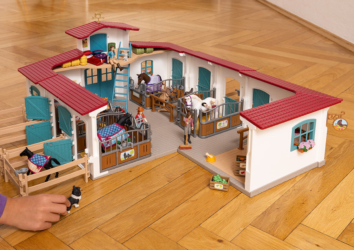 Schleich Horse Club     42611 Pferdebox mit Stute und Fohlen