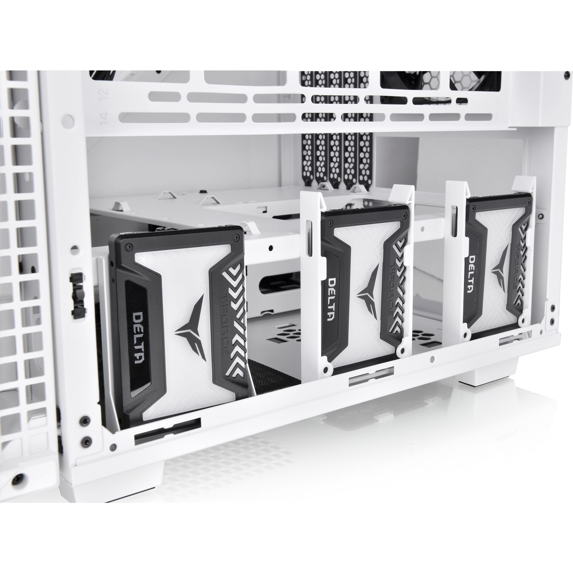 Thermaltake Divider 200 TG Snow M-ATX