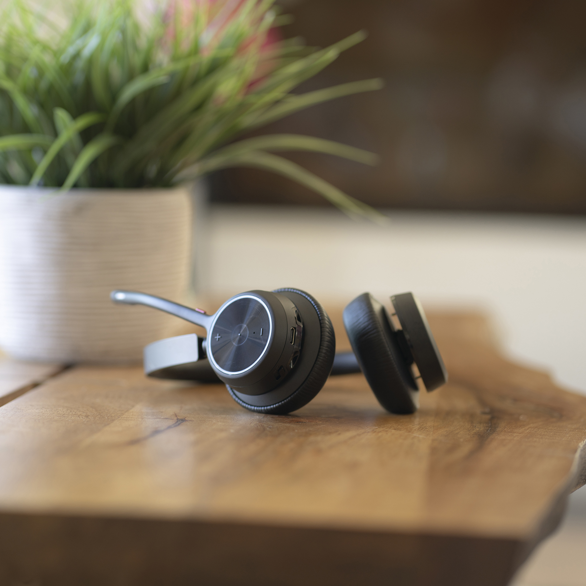 Poly BT Headset Voyager 4320 UC Stereo USB-A – Ansicht 4