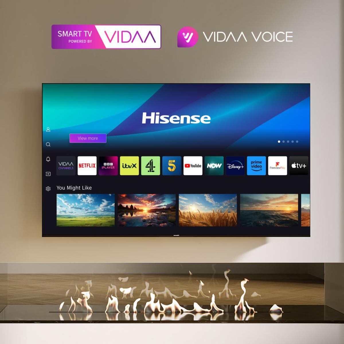 Hisense Fernseher mit VIDAA und verschiedenen Streaming-Diensten im Wohnzimmer über einem Kamin