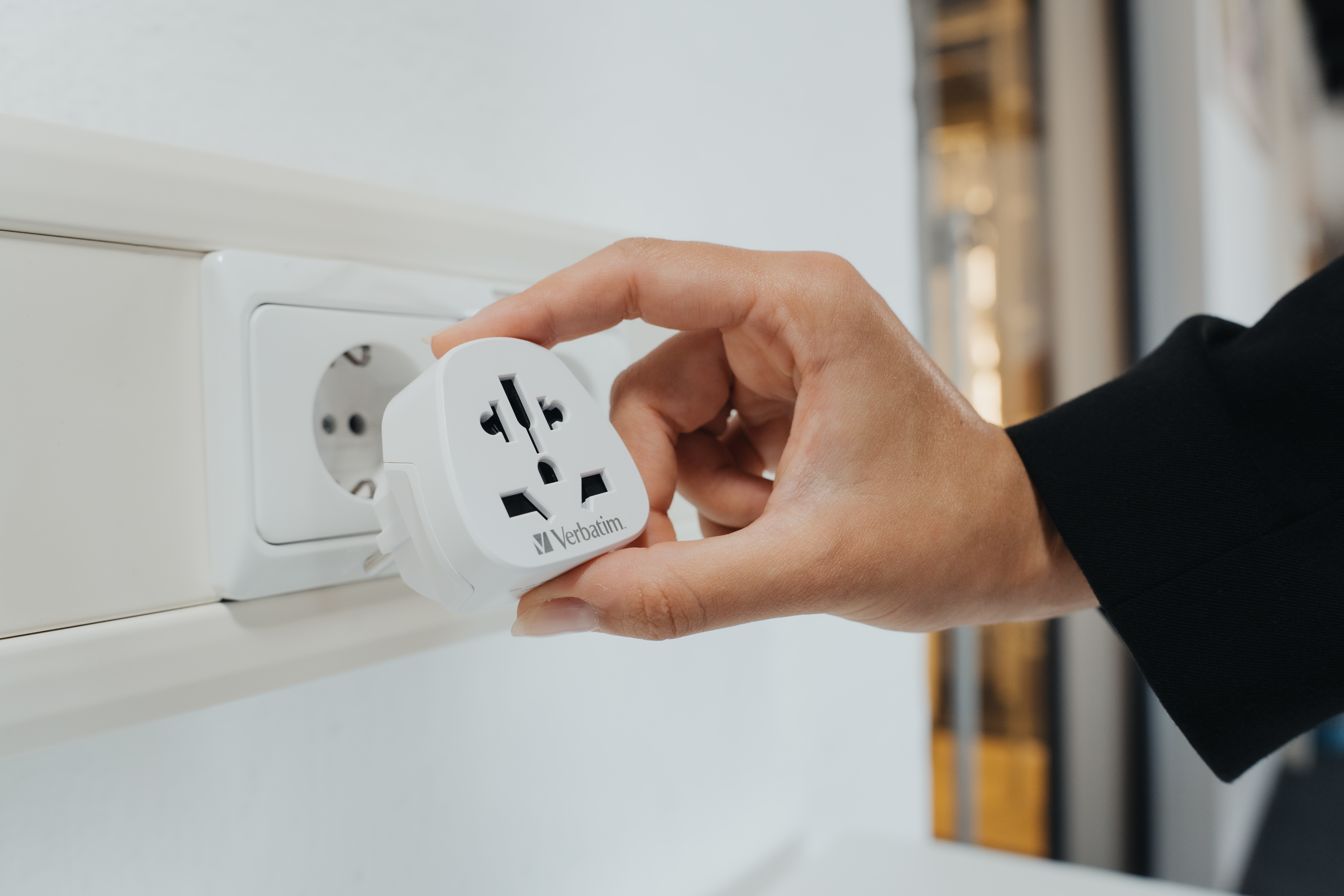 Verbatim World to Europe Travel Adapter Plug, weiß WTEU-02 49549 – Ansicht 5