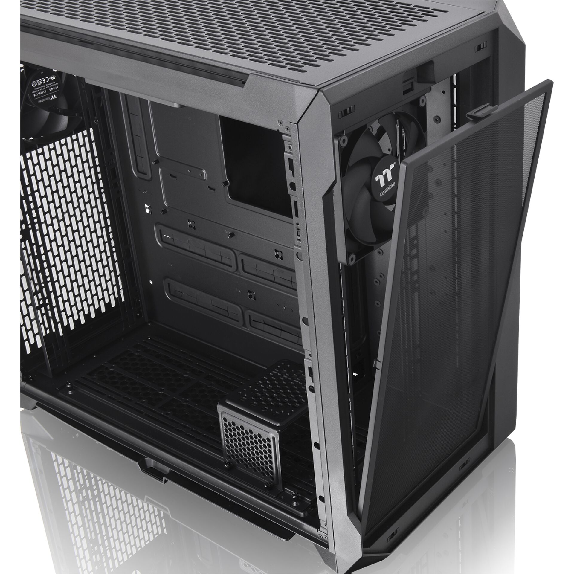 Thermaltake CTE C750 Air Black 824798_24