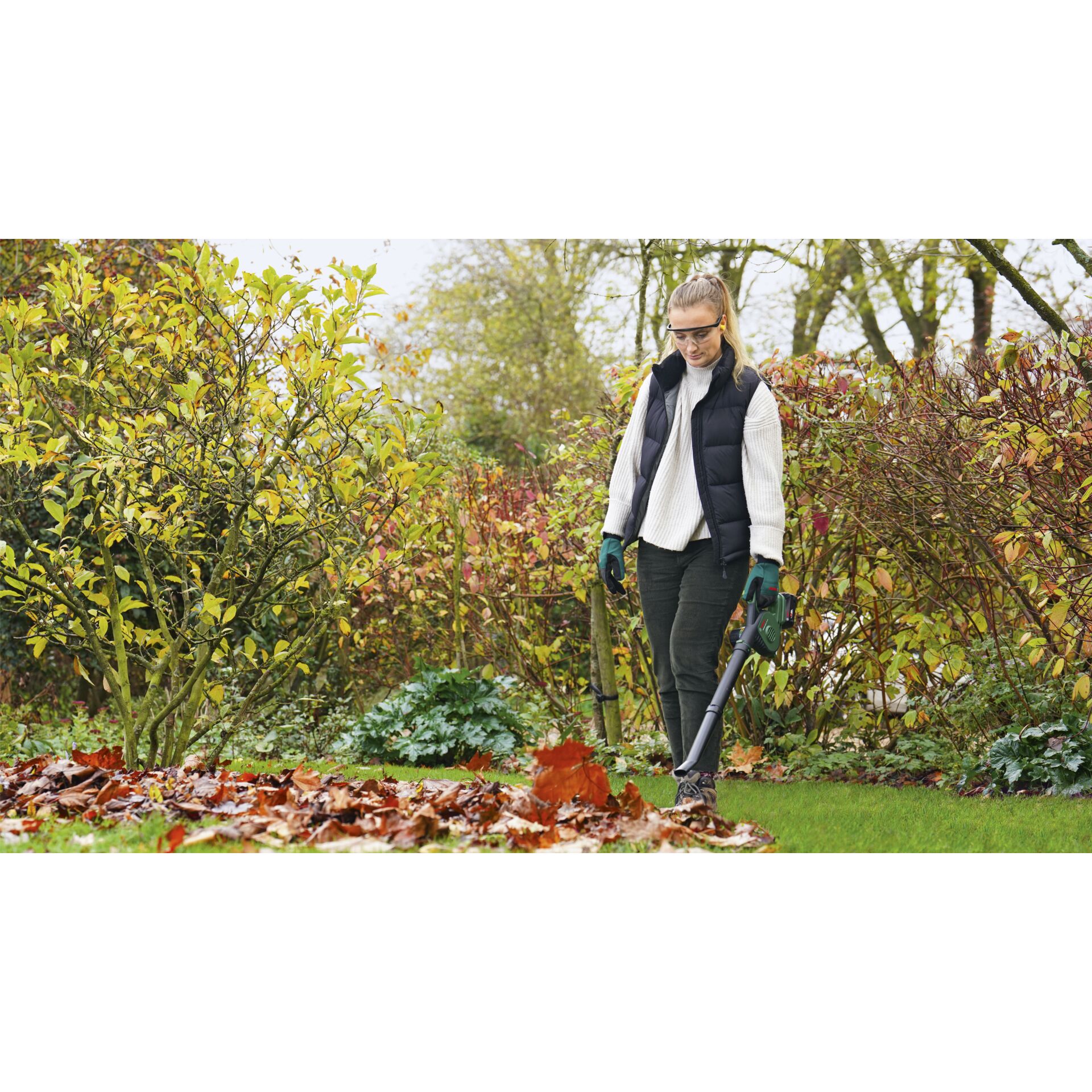 Bosch UniversalLeafBlower 18V-130 Akku-Laubbläser solo