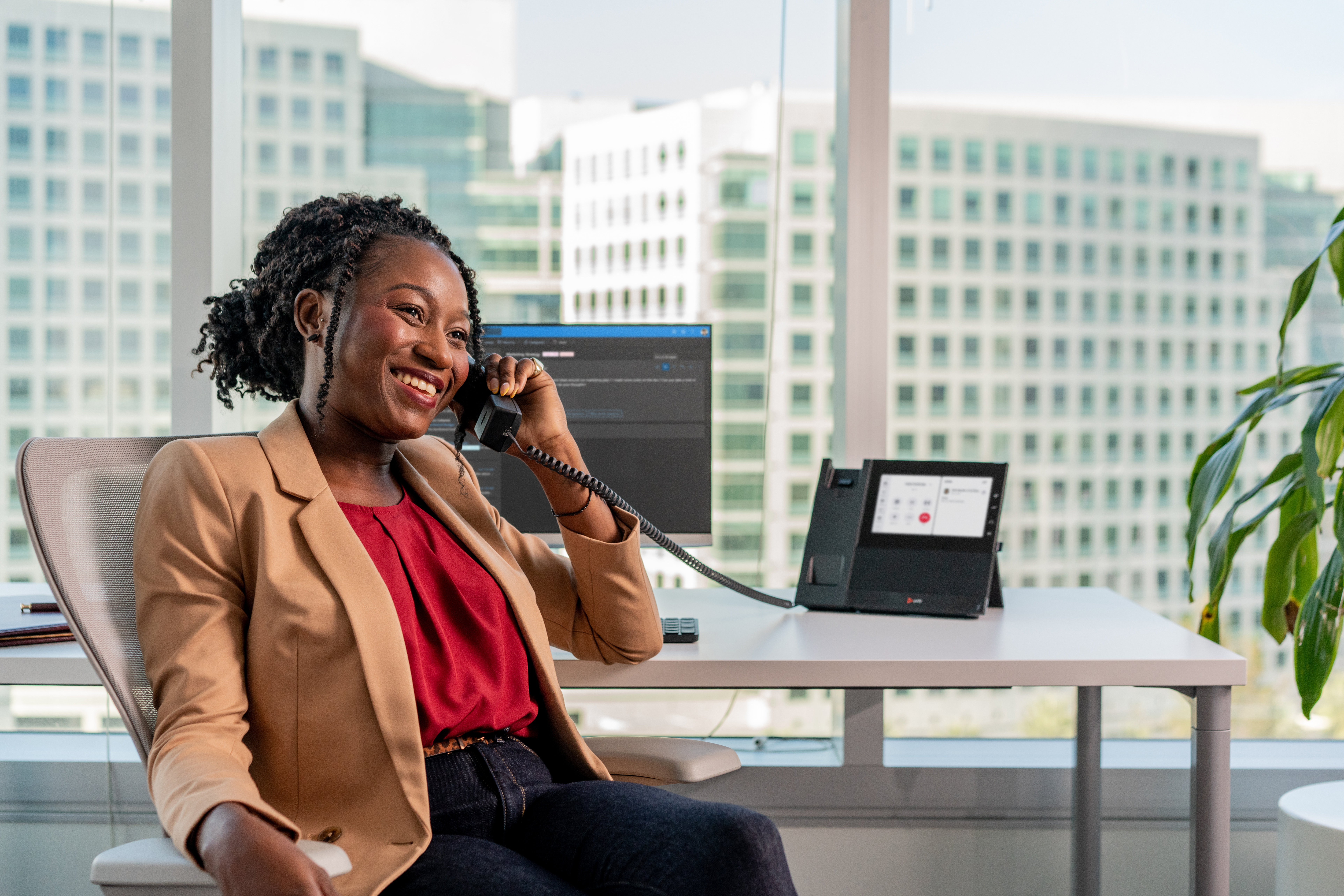 Poly CCX 600 Phone Teams -PoE, ohne Netzteil- – Ansicht 3