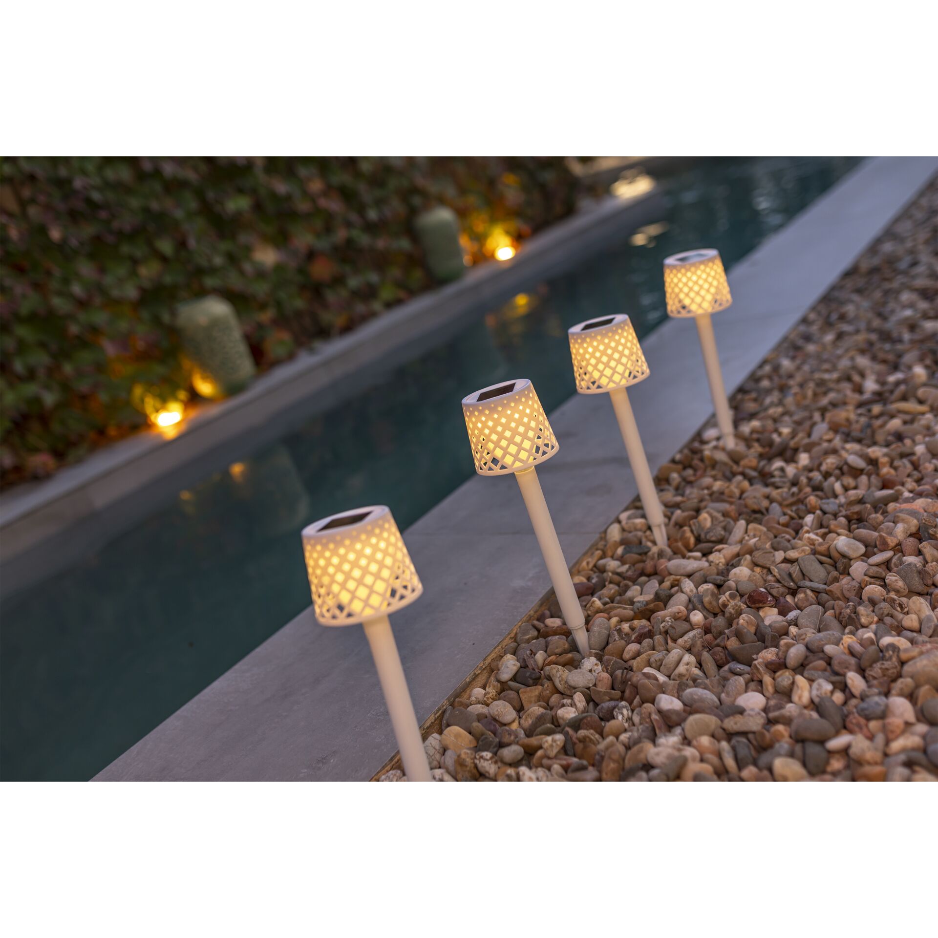 New Garden Gretita Solar Erdspieß Leuchte, 4er Pack Weiß 819359_02 New Garden Gretita Solar Erdspieß Leuchte, 4er Pack Weiß 819359_02