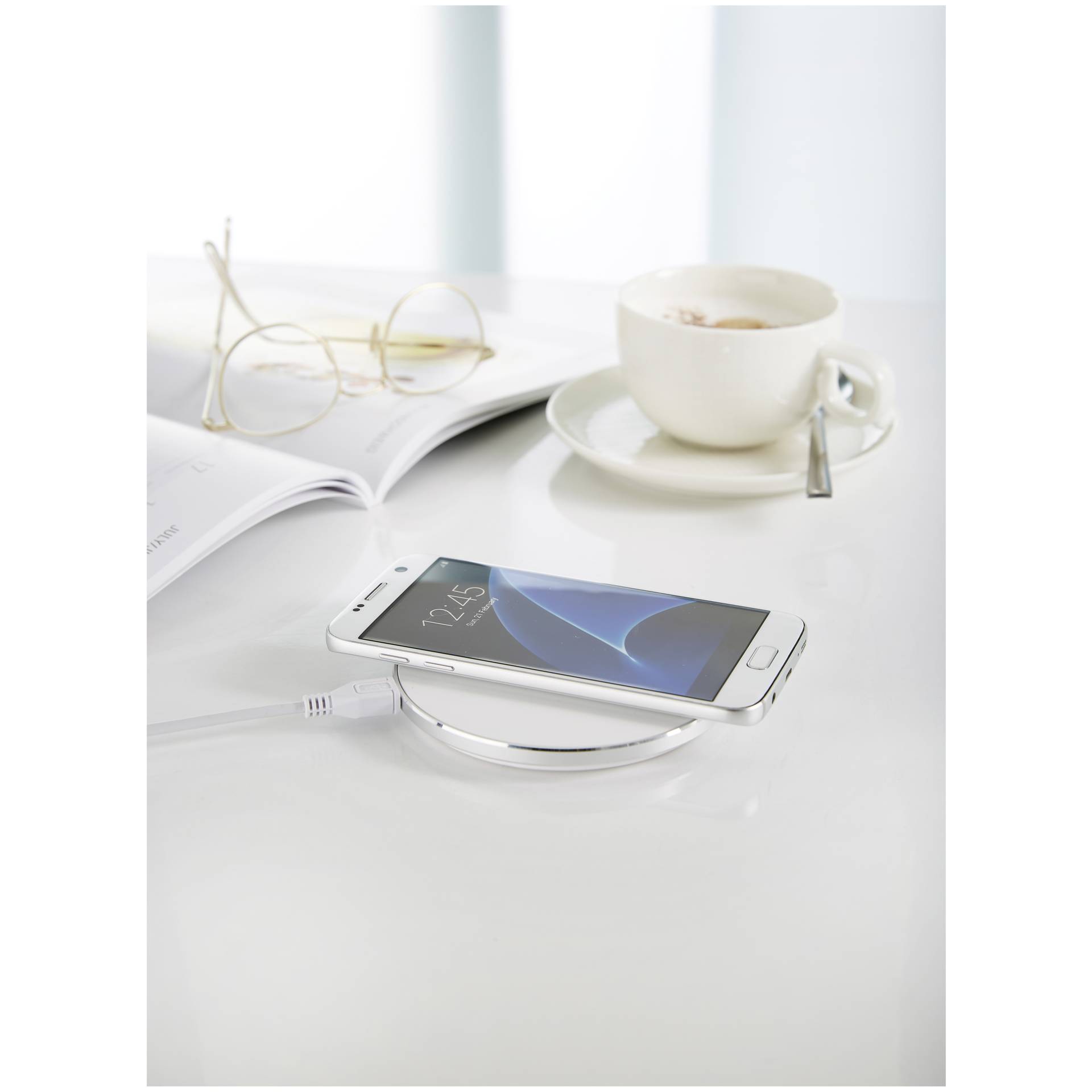 Intenso Wireless Charger QI incl Fast Charge Adapter weiss 373536_06