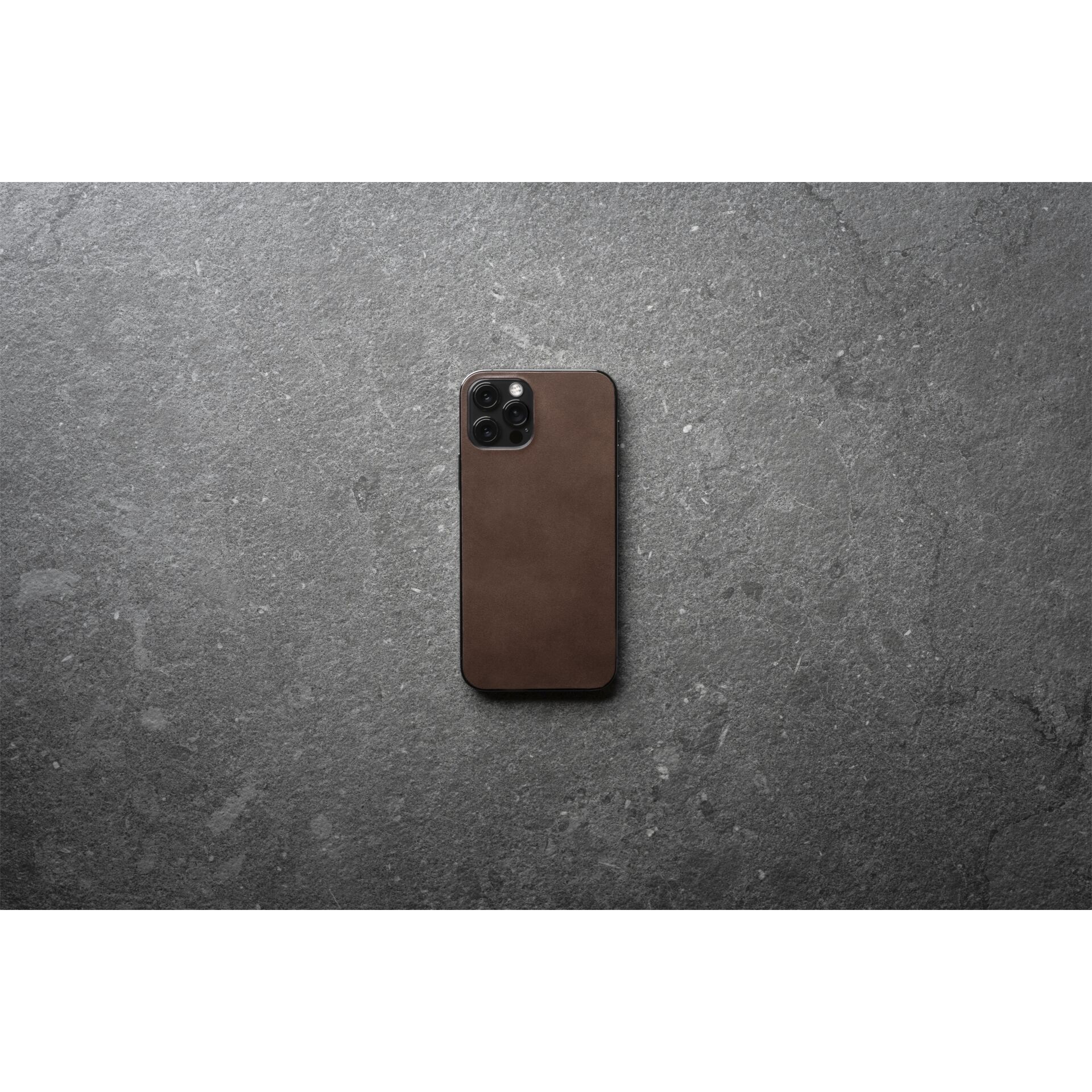 Nomad Leather Skin Rustic Brown iPhone 13 Pro 682103_11